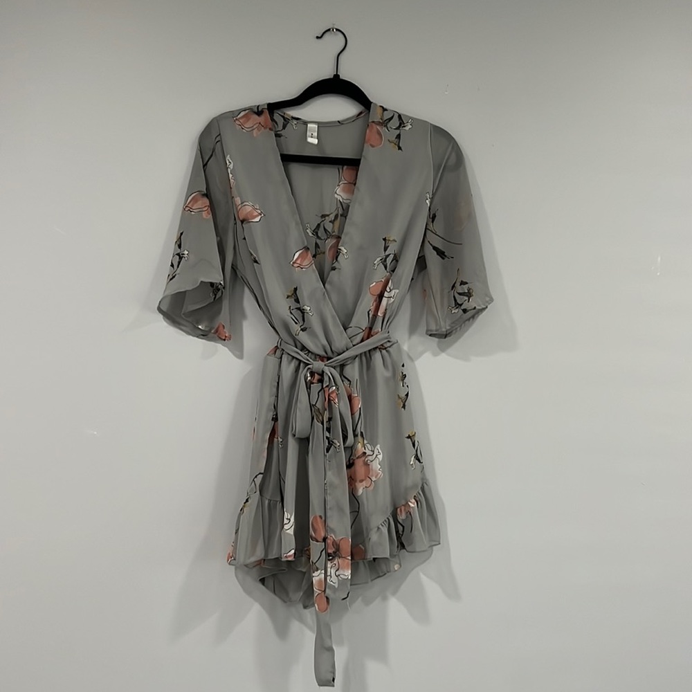 Blue blush , size small , romper , floral